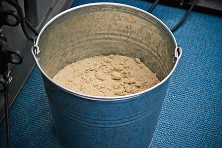 Сколько килограмм песка в 10 литровом ведре?